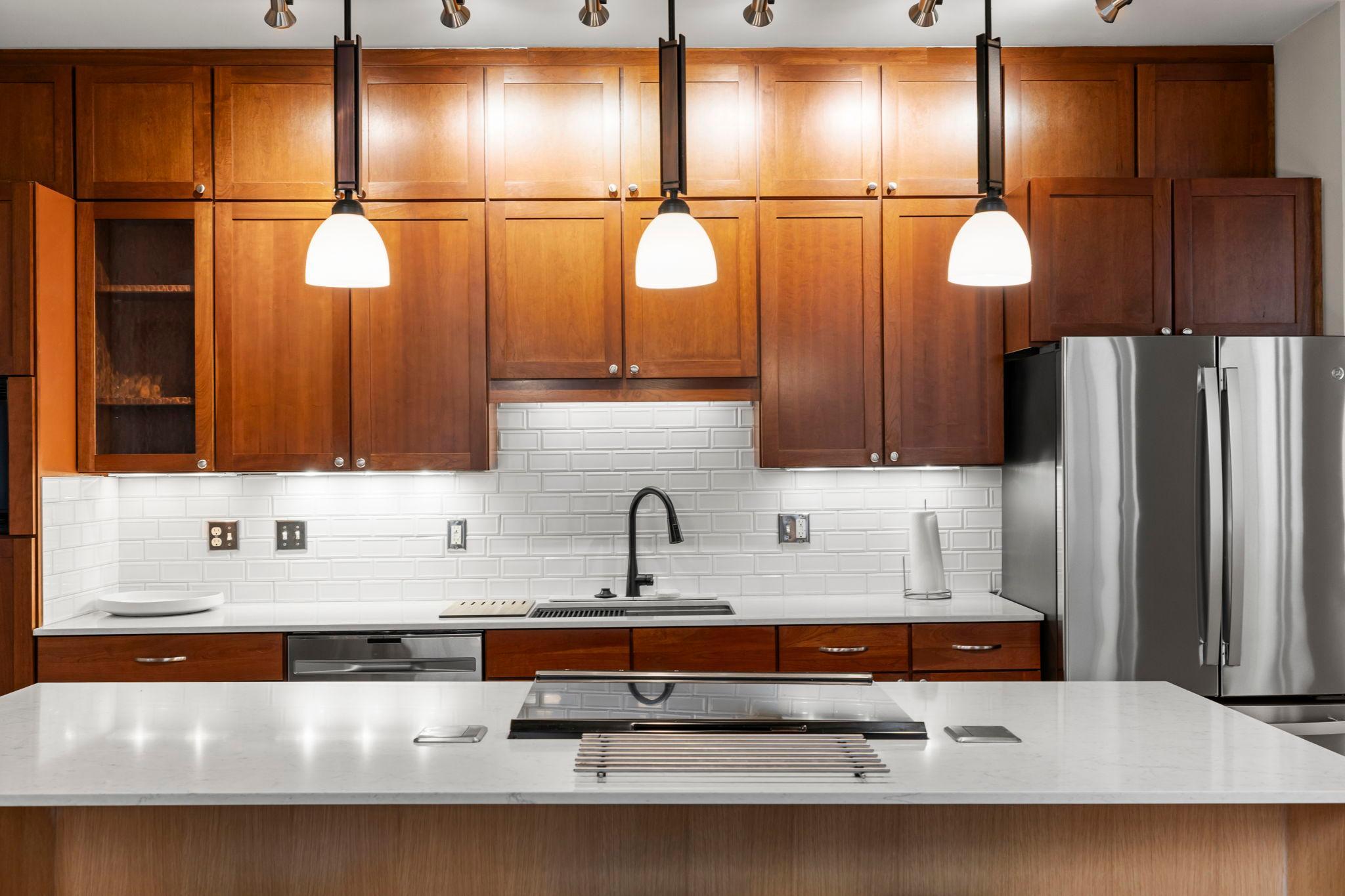 Attractive pendant lighting.