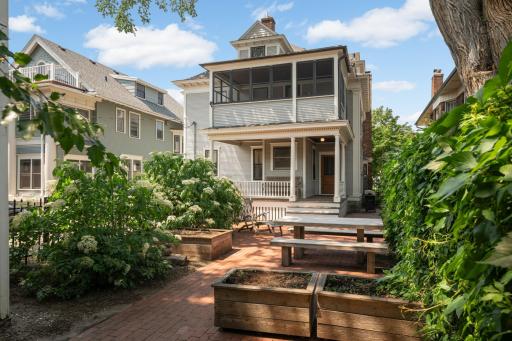 2417 Colfax Avenue S, Minneapolis, MN 55405