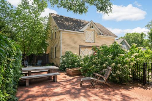 2417 Colfax Avenue S, Minneapolis, MN 55405