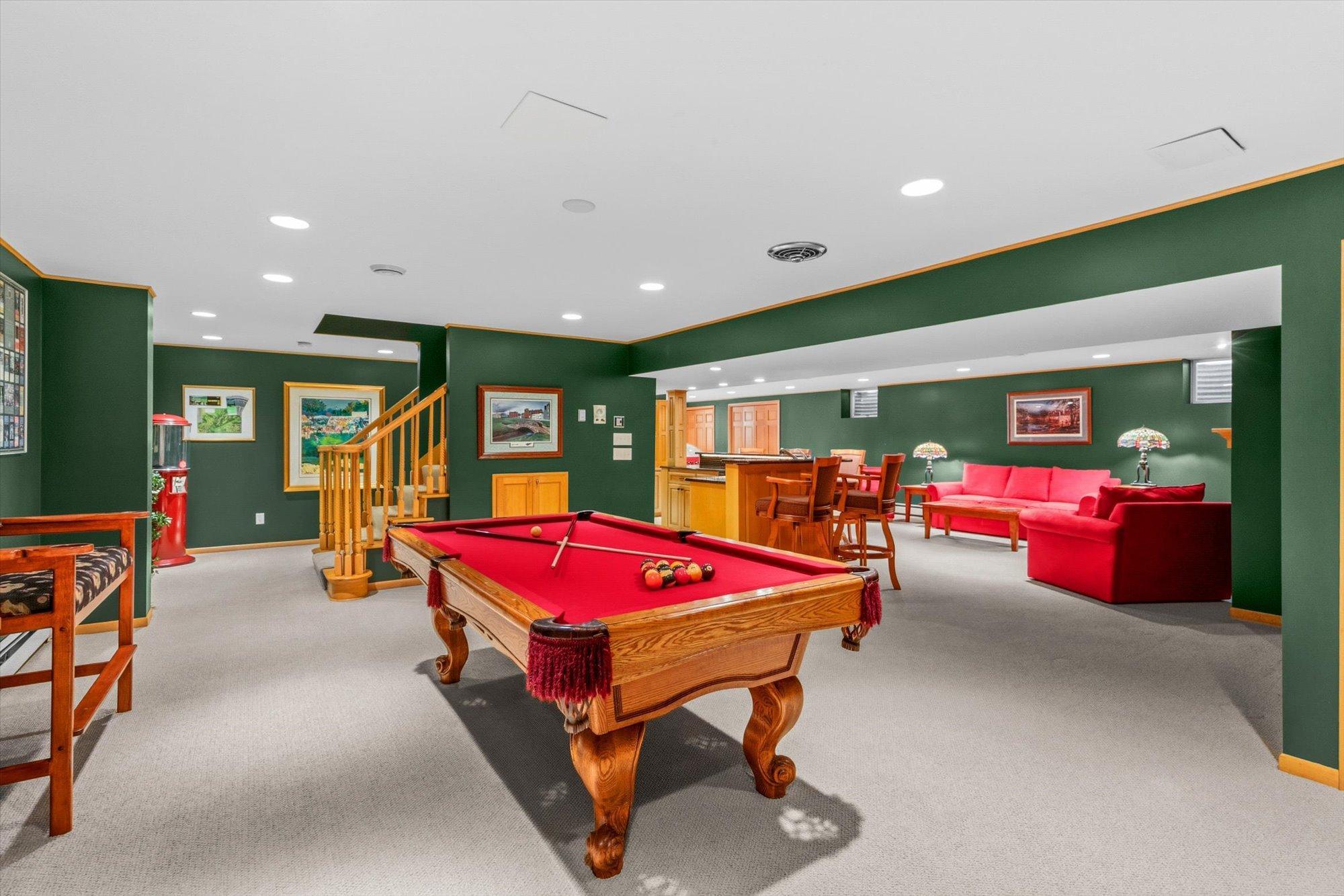 Lower level Amusement / recreation room.