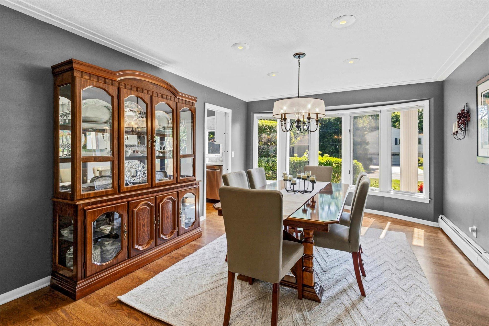 Formal Dinig room - a perfect space to present and partake in the Holiday feasts, entertainment or family meeting.
