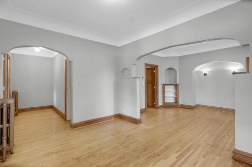 Front House: Gorgeous Character and Charm