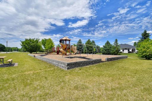 309 43rd Avenue S, Moorhead, MN 56560