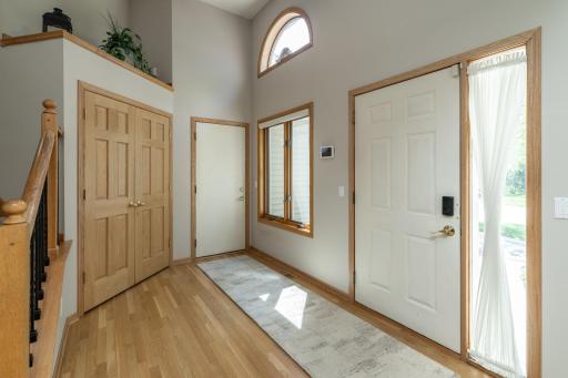 1104 Falls Curve, Chaska, MN 55318