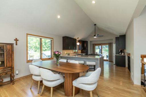 1104 Falls Curve, Chaska, MN 55318