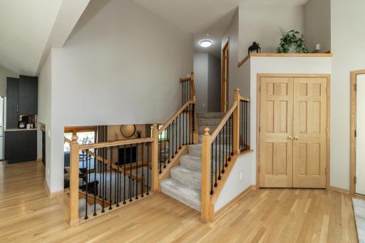1104 Falls Curve, Chaska, MN 55318