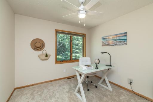 1104 Falls Curve, Chaska, MN 55318