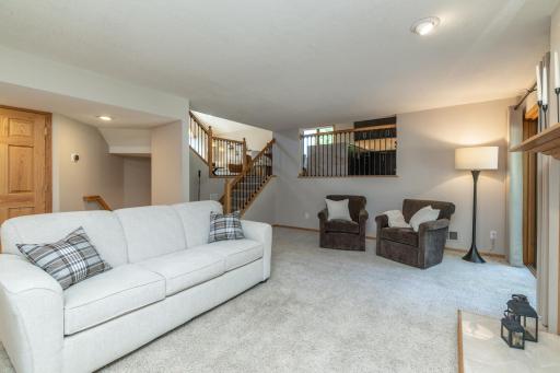 1104 Falls Curve, Chaska, MN 55318