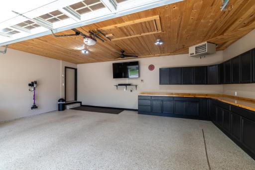 1104 Falls Curve, Chaska, MN 55318