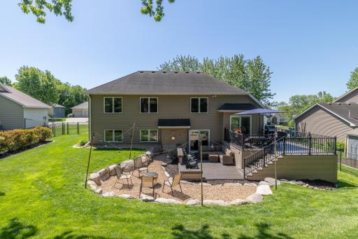 1104 Falls Curve, Chaska, MN 55318