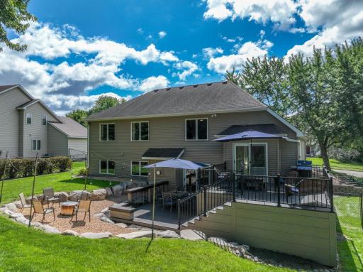 1104 Falls Curve, Chaska, MN 55318
