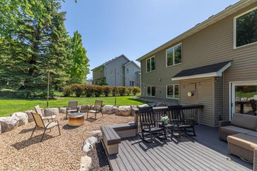 1104 Falls Curve, Chaska, MN 55318