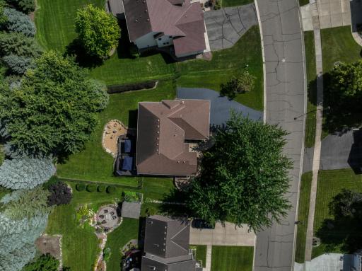 1104 Falls Curve, Chaska, MN 55318