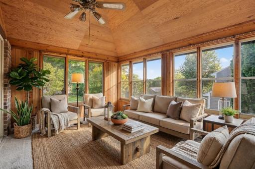 virtual staged 3 season porch