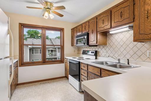 1799 1/2 County Road E E, 30, White Bear Lake, MN 55110