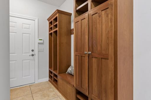 2404 Fieldstone Curve, Woodbury, MN 55129
