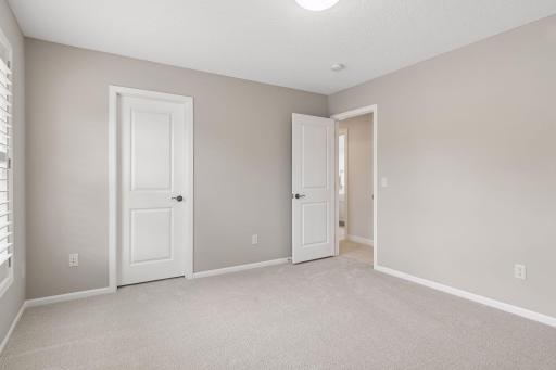 2404 Fieldstone Curve, Woodbury, MN 55129