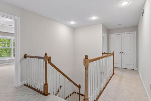 2404 Fieldstone Curve, Woodbury, MN 55129