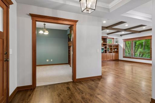 2404 Fieldstone Curve, Woodbury, MN 55129
