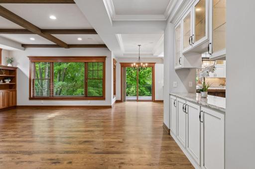 2404 Fieldstone Curve, Woodbury, MN 55129
