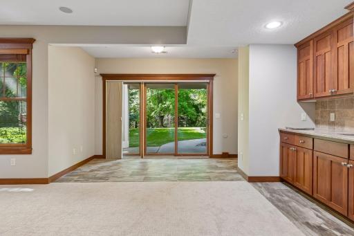2404 Fieldstone Curve, Woodbury, MN 55129