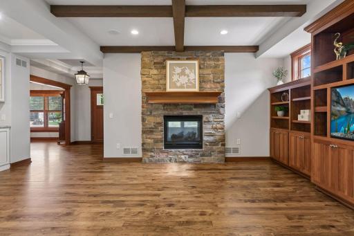 2404 Fieldstone Curve, Woodbury, MN 55129