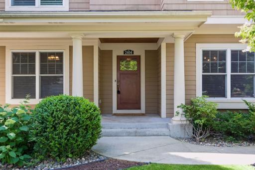 2404 Fieldstone Curve, Woodbury, MN 55129