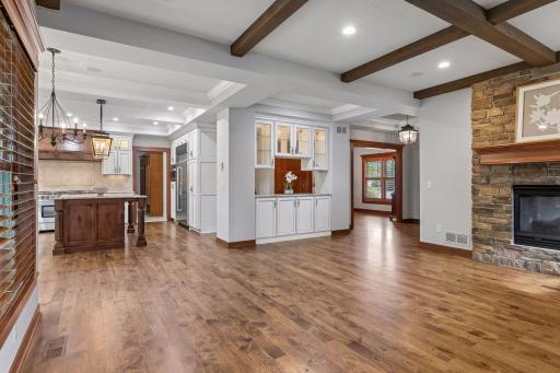 2404 Fieldstone Curve, Woodbury, MN 55129