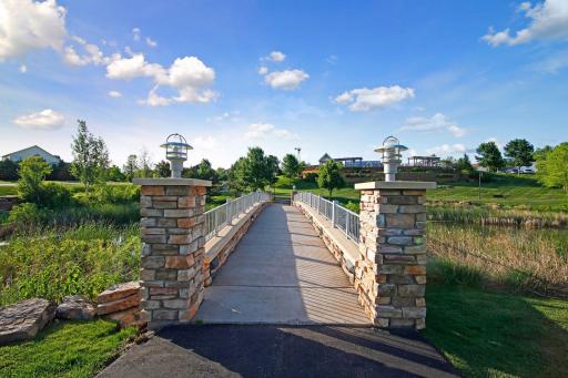 2404 Fieldstone Curve, Woodbury, MN 55129
