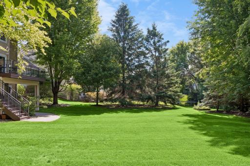 2404 Fieldstone Curve, Woodbury, MN 55129