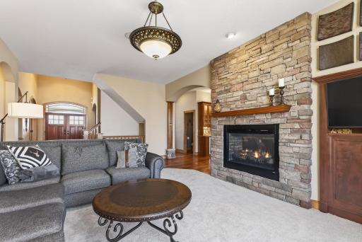 9951 Vagabond Court N, Maple Grove, MN 55311