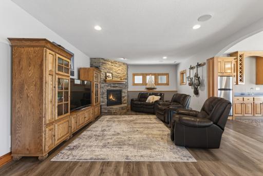 9951 Vagabond Court N, Maple Grove, MN 55311