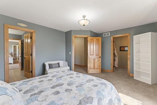 9951 Vagabond Court N, Maple Grove, MN 55311