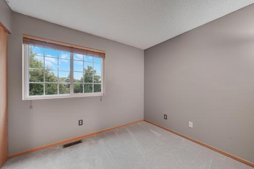 9084 Terra Verde Trail, Eden Prairie, MN 55347