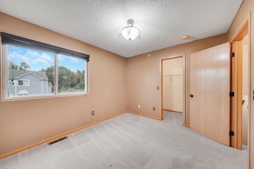9084 Terra Verde Trail, Eden Prairie, MN 55347