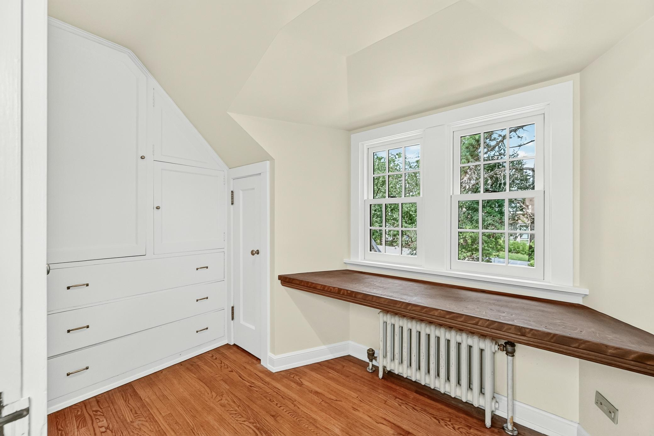 2nd floor office w/built ins