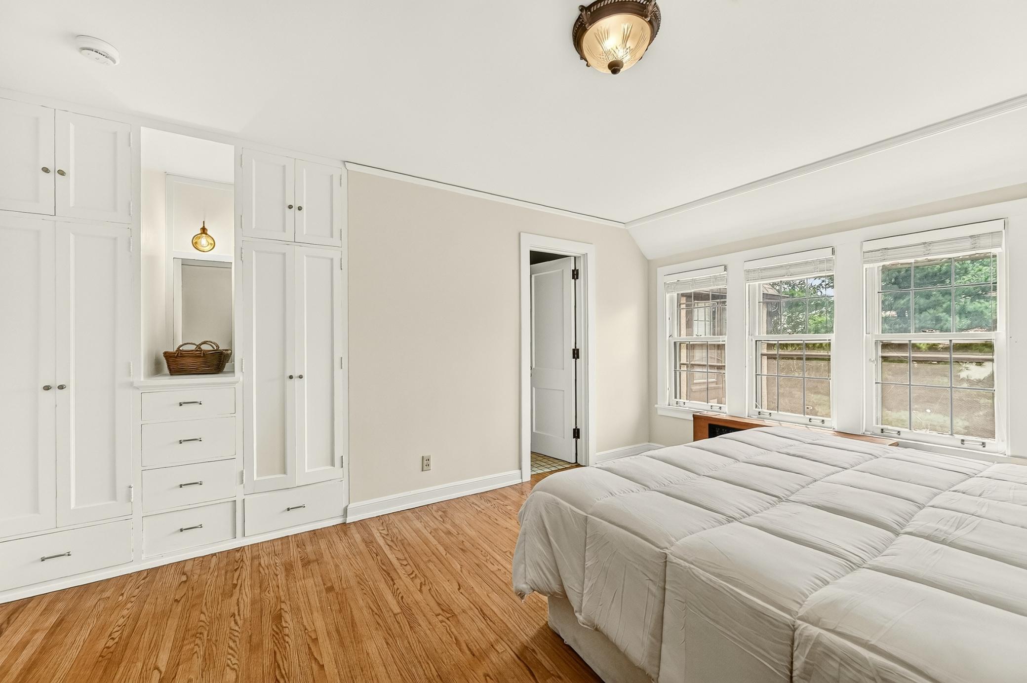 2nd floor bedroom w/en suite