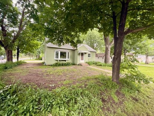 614 8th Avenue SW, Little Falls, MN 56345