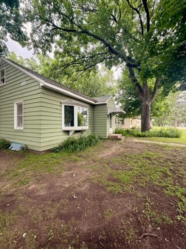 614 8th Avenue SW, Little Falls, MN 56345