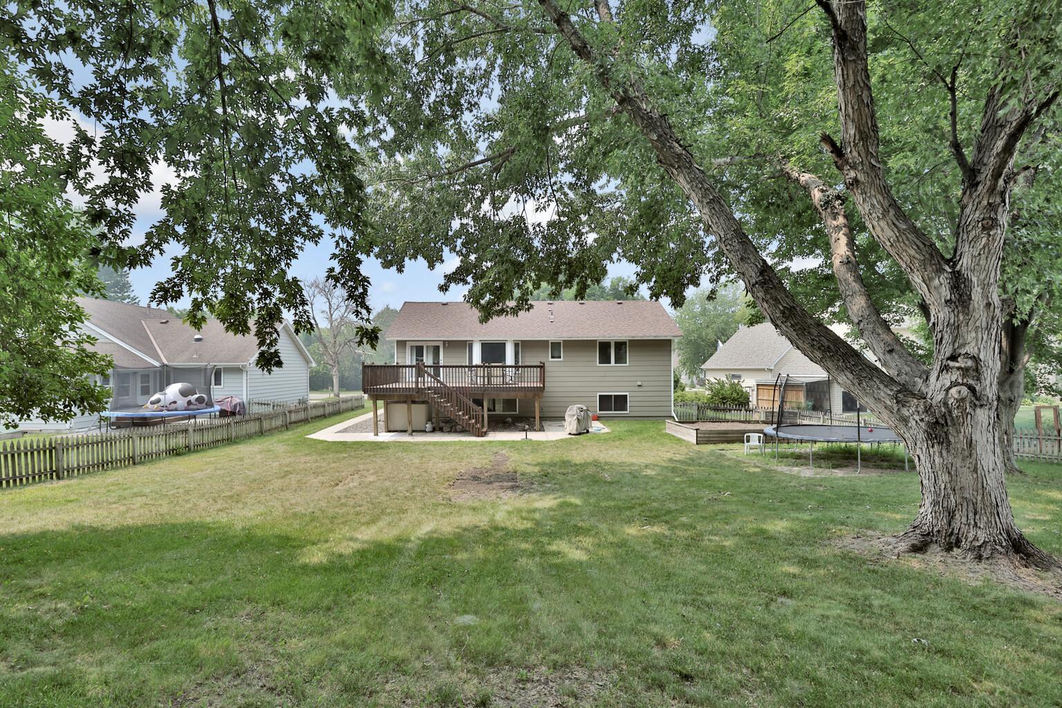 plenty of space for entertaining or play in the backayard
