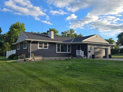 1207 W Park Avenue, Olivia, MN 56277