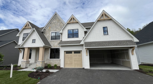 5563 Rolling Hills Parkway, Chaska, MN 55318