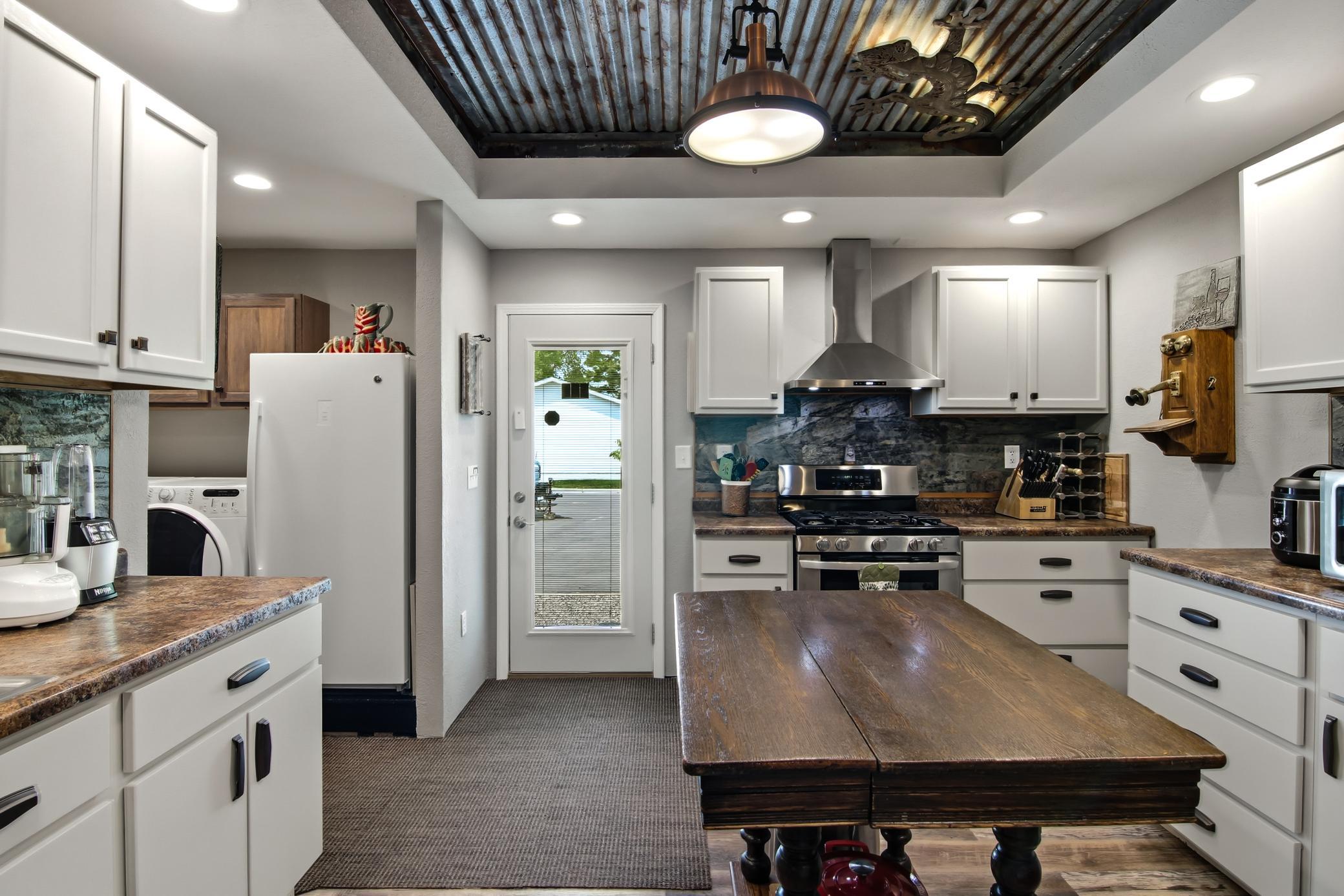 03-Kitchen-3-jpg.jpg