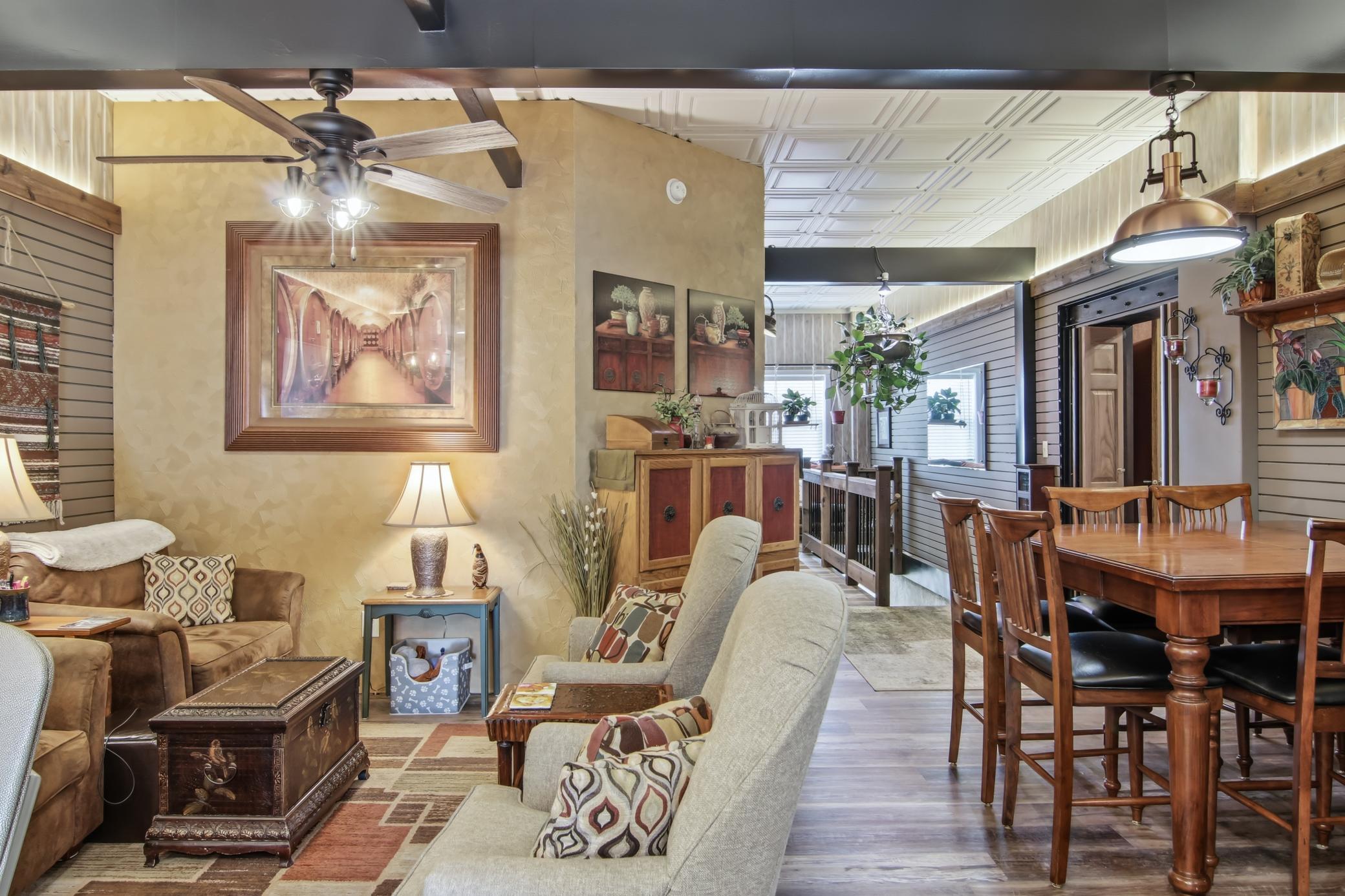 02-LivingRoom-4-jpg.jpg