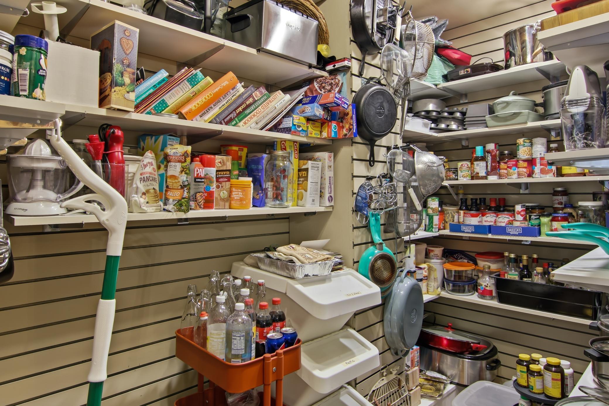 03B-Pantry-1-jpg.jpg