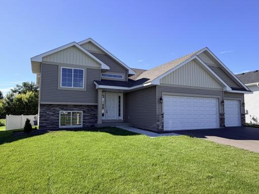 17703 Empire Trail, Lakeville, MN 55044