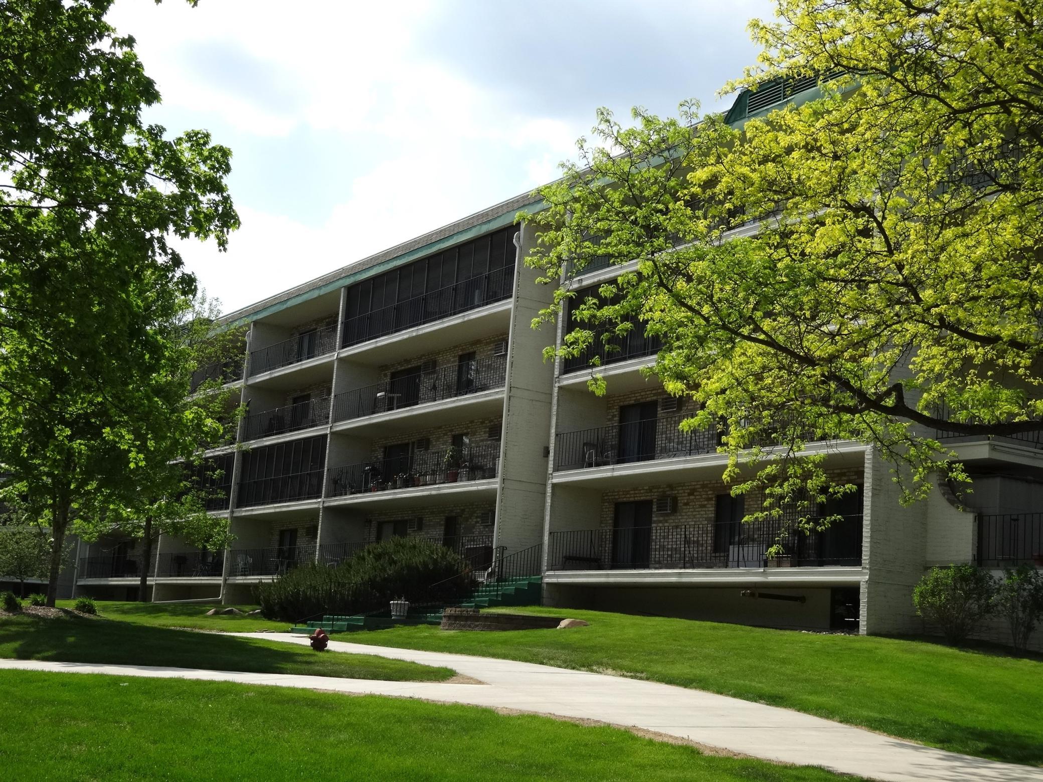 bldg.JPG