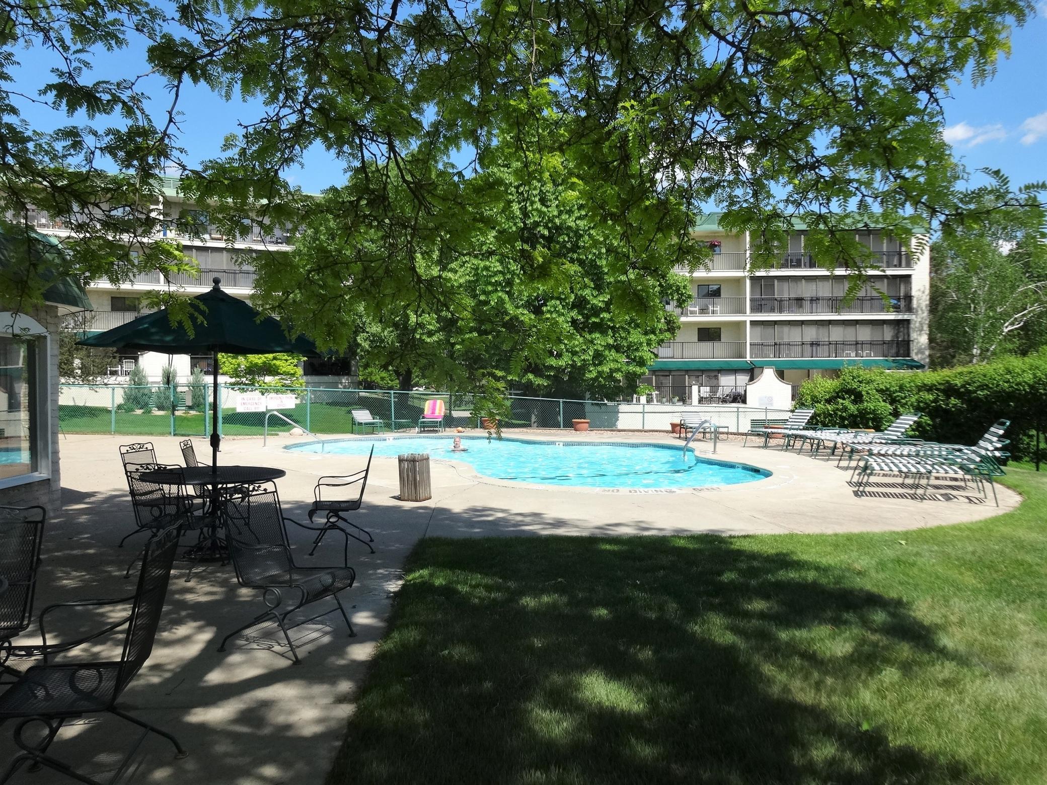 Outdoor pool.JPG