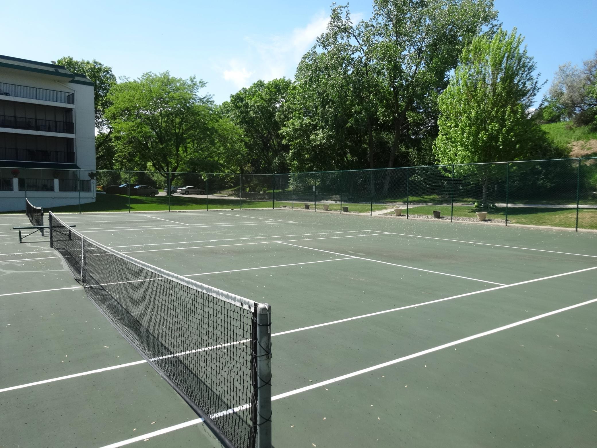 tennis ct.JPG
