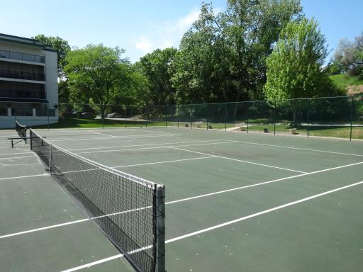 10511 Cedar Lake Road, 503, Hopkins, MN 55305